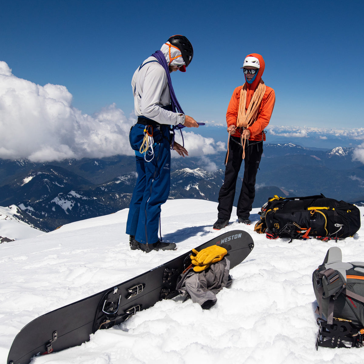 advanced splitboard mountaineering course learn to ride complex glacial descents with a rope while on Colfax Peak
